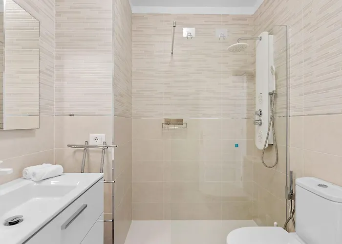 Atlantic Penthouse Retreat דירה *