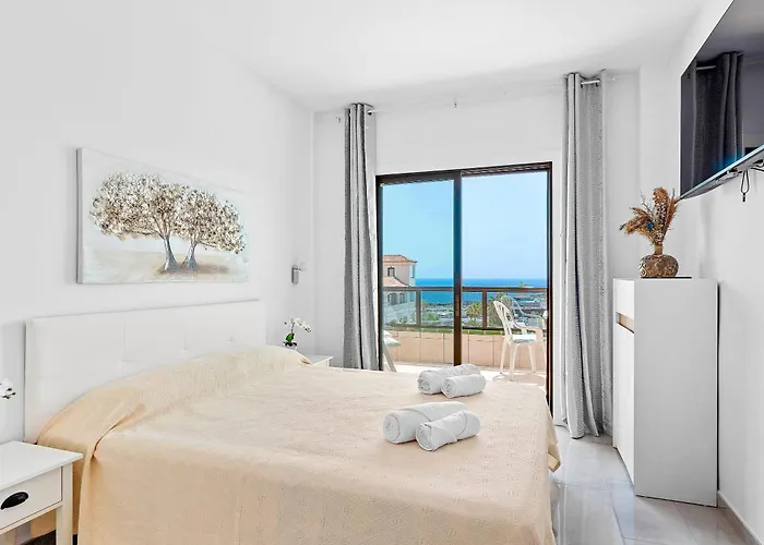 Atlantic Penthouse Retreat דירה