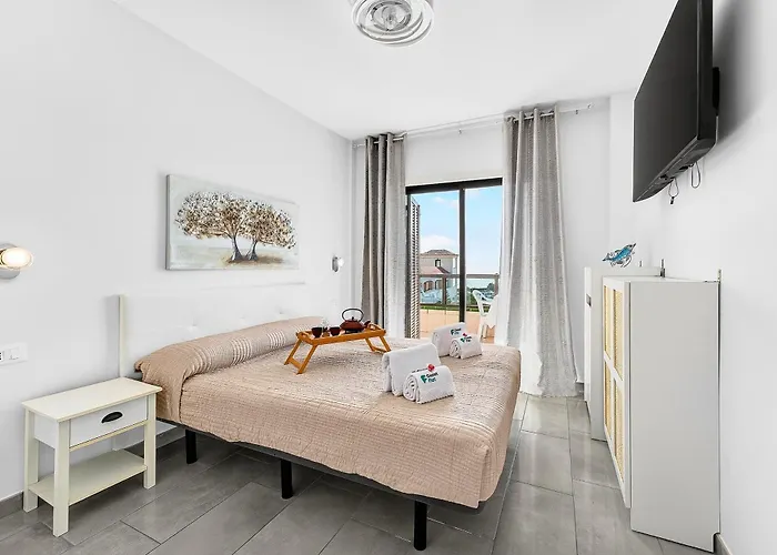 Atlantic Penthouse Retreat דירה *